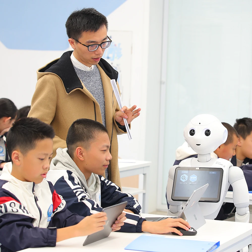 SoftBank Robotics Smart Voice Interactive Talk Robot Humanlike Navigation Guiding, Information & Guided Robot, Wheeled Pepper