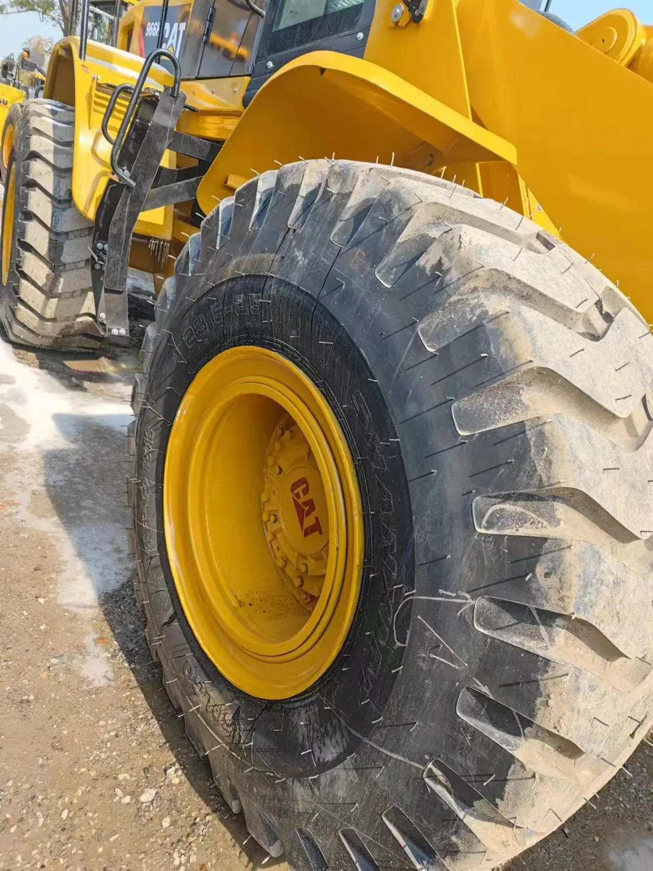 Sturdy Second-hand  Loader Caterpillar 966H - Proven Dependability