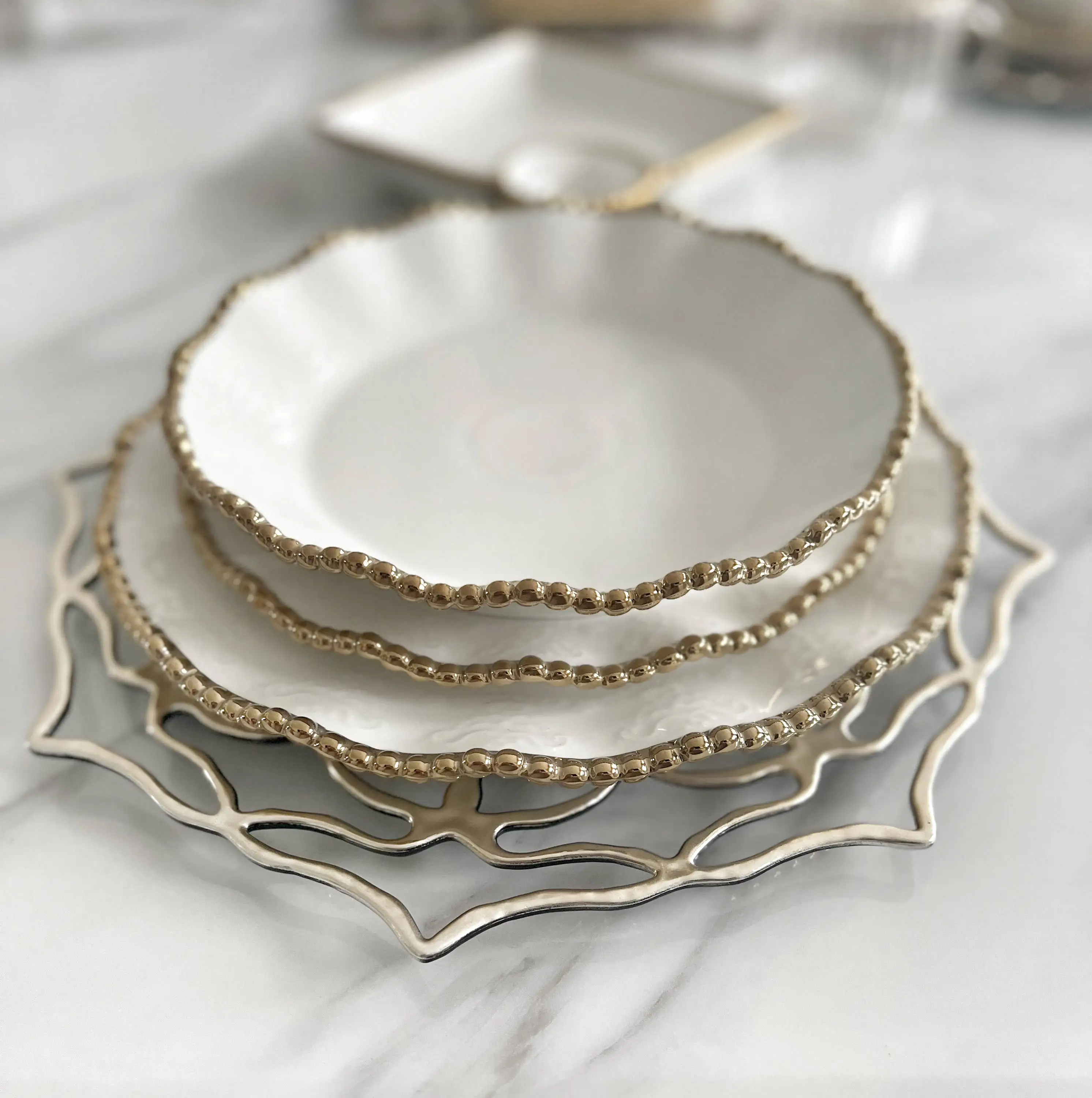 Wholesale Price Irregular Porcelain Food Plate Golden Bead Bone China Ceramic Dinner Plates Sets