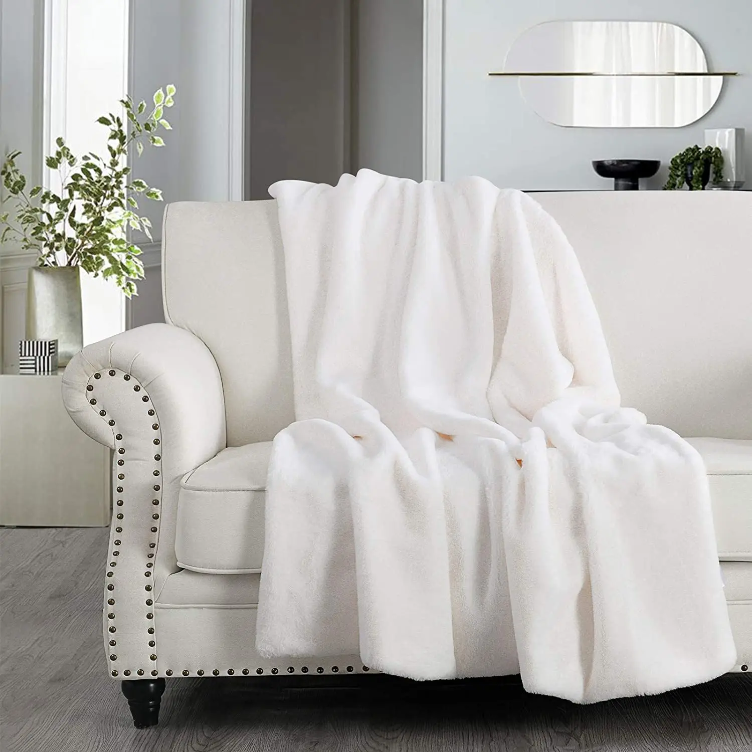 Large Warm Cozy High Quality Luxury Custom Elegant 100% polyester Faux Rabbit Fur Blanket