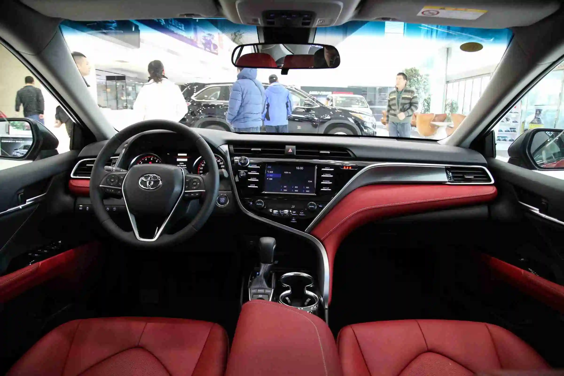 Well-Maintained Used Sedan Fuel-Efficient Fwd Petrol Gasoline Vehicles 2.5S for Toyota Camry 2018