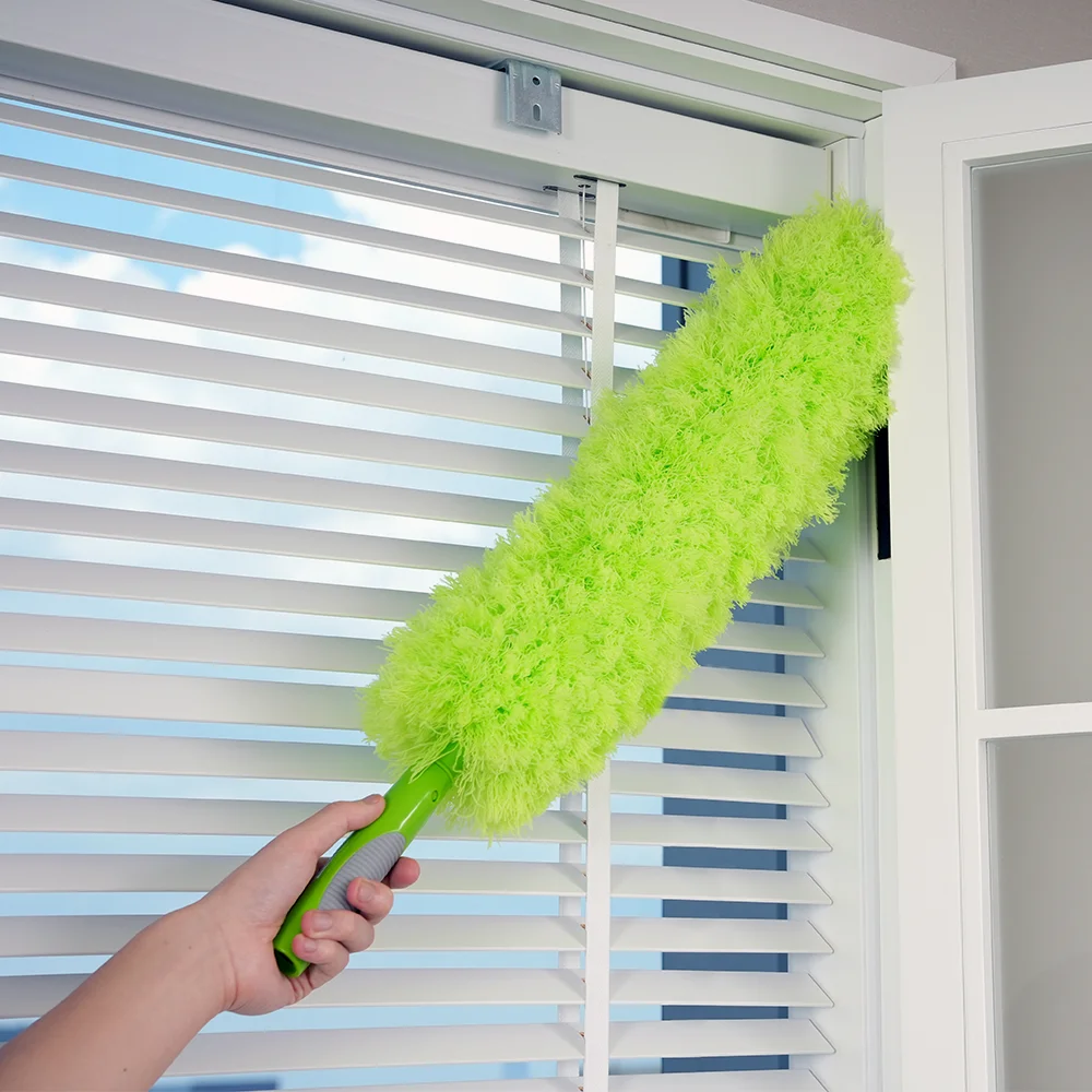 Scratch Resistant Feather Duster with Good Grips  Handle Cover Bendable Head Washable Green
