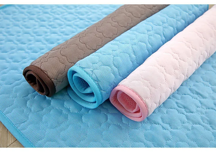 High Quality Pet Summer Cooling Mat Multifunctional Pet Sleeping Luxury Sofa Car Cushion Floor Pad Mat