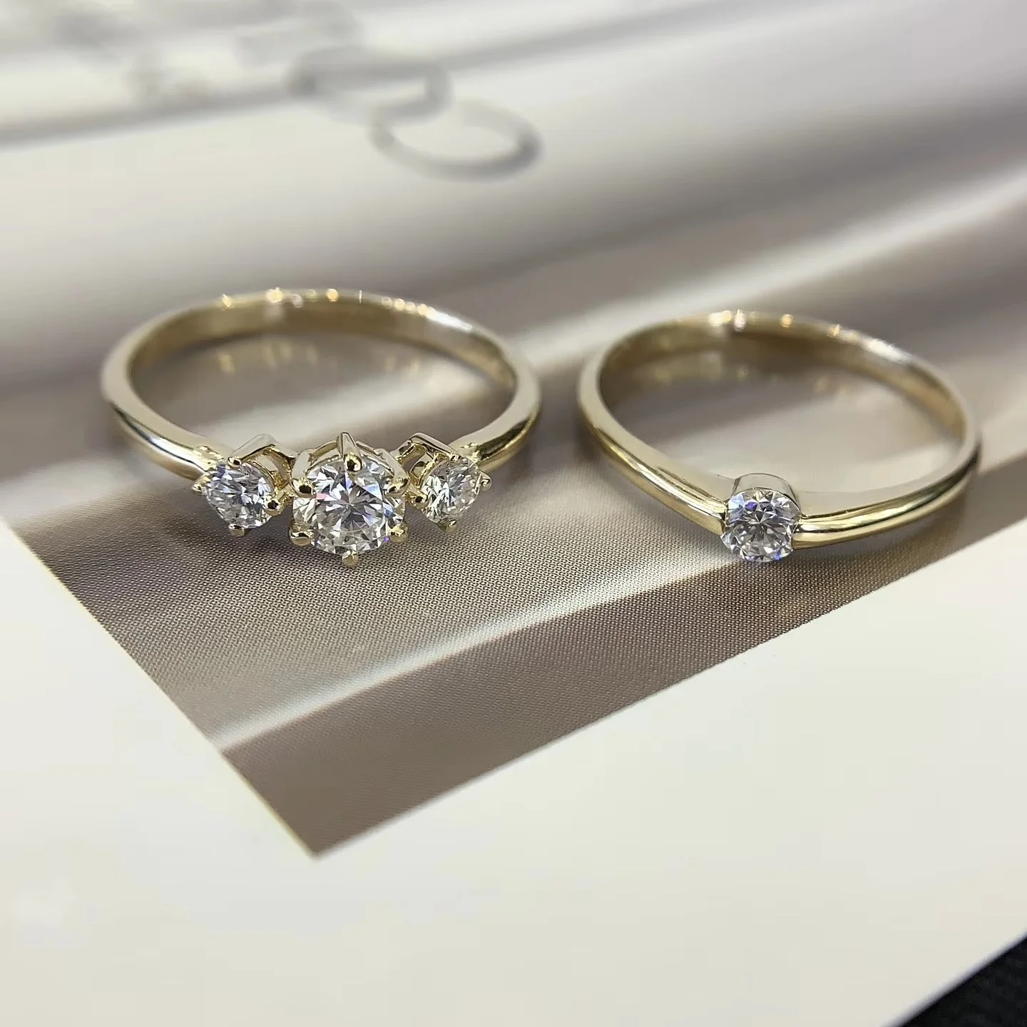 Fine Jewelry 9K/14K/18K Gold Plated Ring 14K Yellow Gold Lab Grown Diamond Three-stone Ring Lab Grown Diamond Engagement Ring