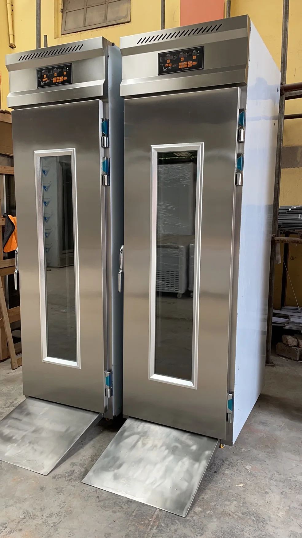 Sunrry Factory OEM Custom Dough Retarder Bread Bakery Proofer with 16 Trays