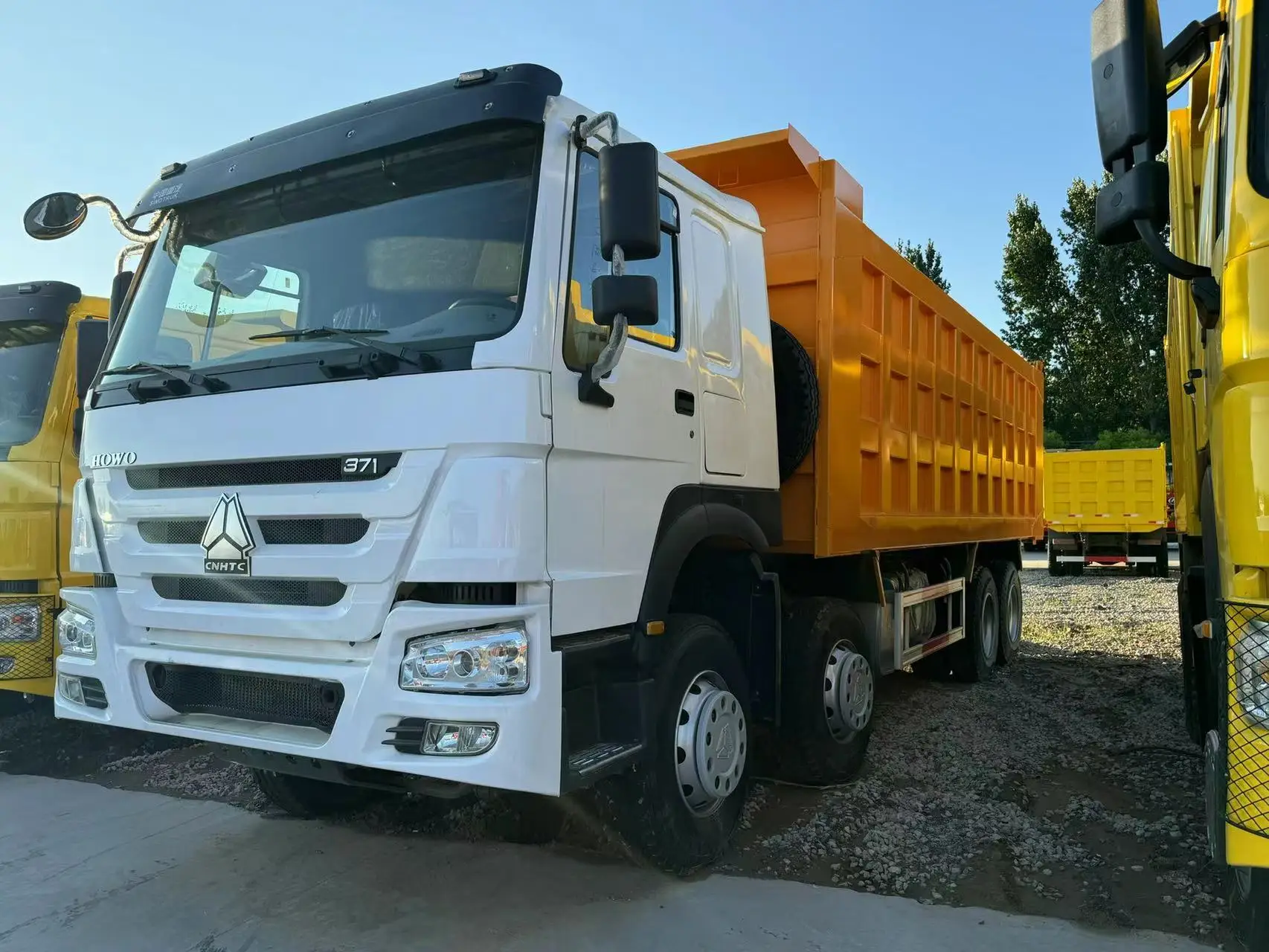 Used Sinotruck HOWO 8X4 371/375/420HP Dump Truck Price Used Tipper Trucks for Sale