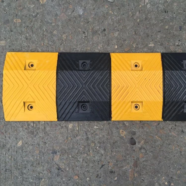 CE RoHS Traffic Road Safety Rubber Types of Speed Breakers