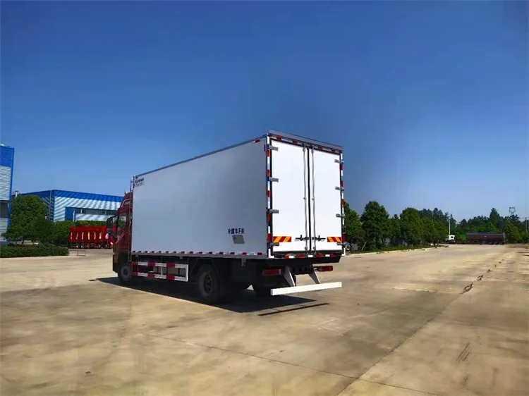 FAW JK6 6.8m Refrigerated Truck with -18~5℃ Polyurethane Insulation Box Manual 4x2 Drive Diesel Fuel New Condition