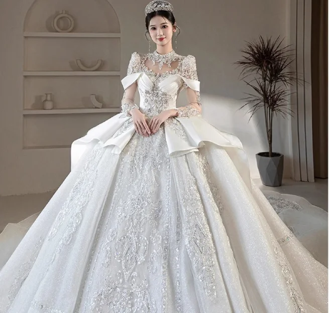 High-end wedding dress 2024 new bride main yarn high-grade French satin heavy wedding dress long sleeve