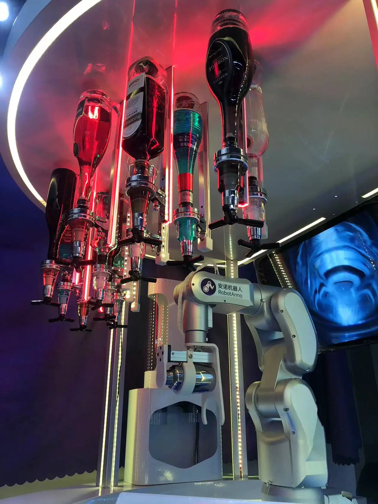 Fully Automatic 6 Axis Self Serve Mix Drink Maker Bartender Robot Arm