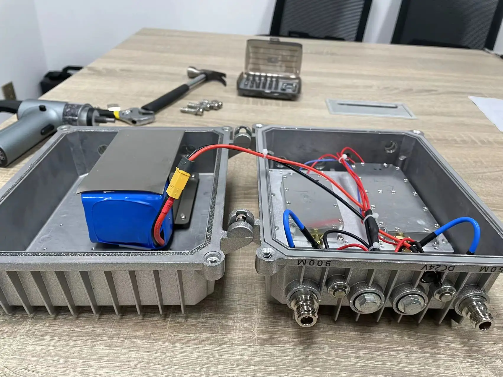 Dual-Band 2.4GHz 5.8GHz 30W Aluminum Enclosures C-Vog FPV Killer System To Combat FPV Drones