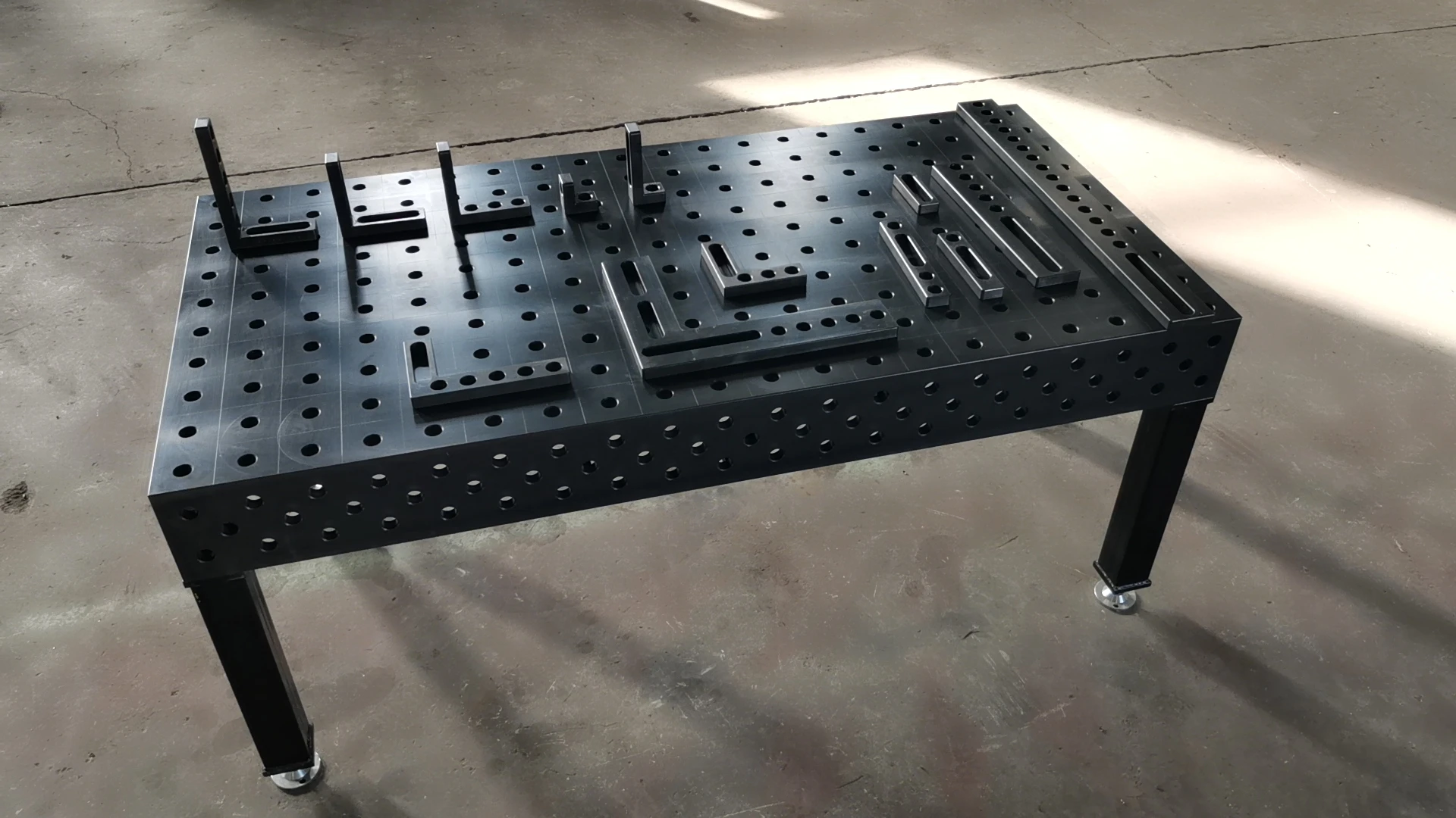 Nitriding/Polishing-Anti-Oxidation 3D Flexible Welding Platform