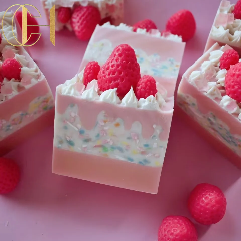 Wedding Gift Cute Luxury Facial Hand Essential Oil Amino Acid Skin Care Strawberry Cake Soap with Fragrance