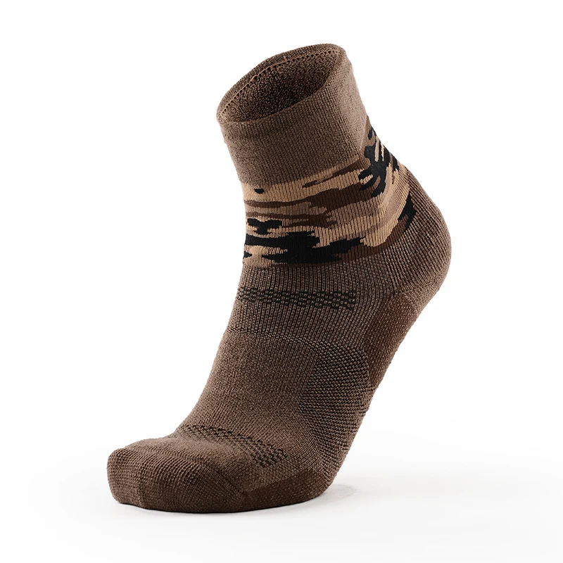 OEM Custom Unisex Camouflage Crew Sports Socks Men Athletic Outdoor Terry Socks  Green Merino Socks