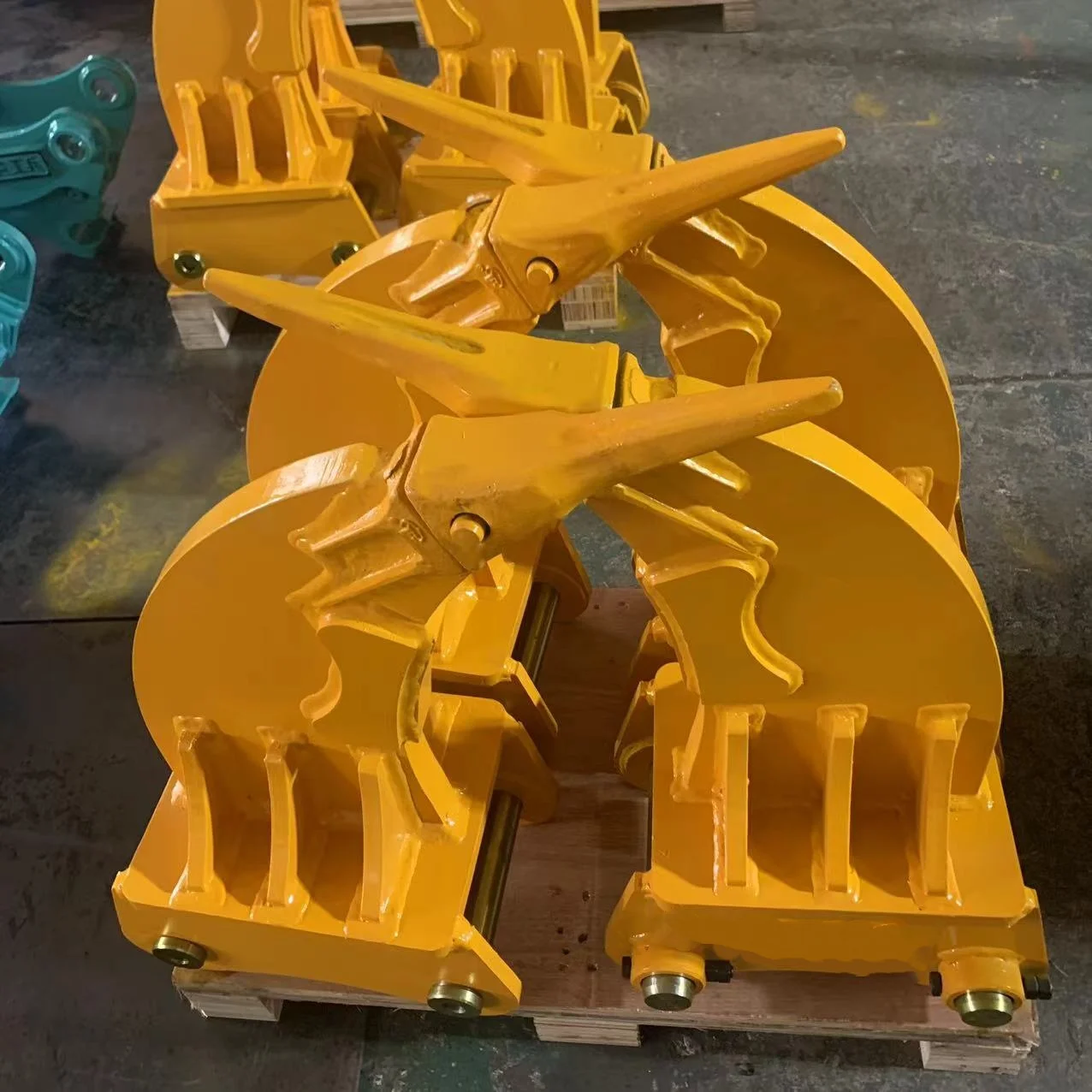 Single Tooth Ripper Construction Machinery Parts Excavator Ripper For Sale