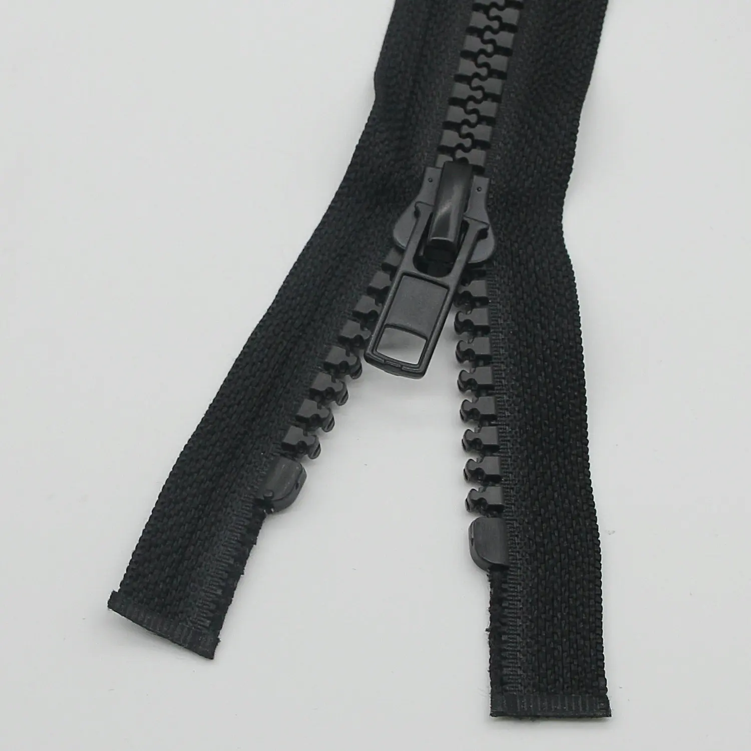 2023 #10 plastic 2 puller zipper big resin zipper