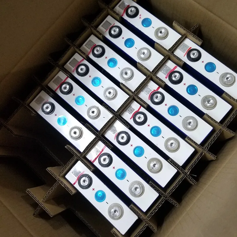 A Grade Lithium Ion Battery Cells Ev e Prismatic 105 Cell 3.2V 105ah Lifepo4 lf105 For Golf Carts