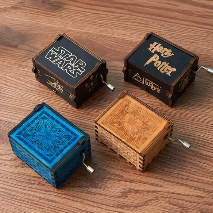 New arrival Wood Music Boxes custom mini hand crank Laser Engraved hand crank wooden music box