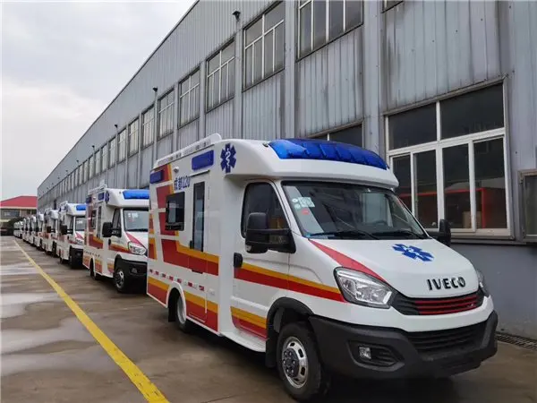 High Roof Model Car Ambulance 6 people rated Rescue Ambulance Emergency Vehicles
