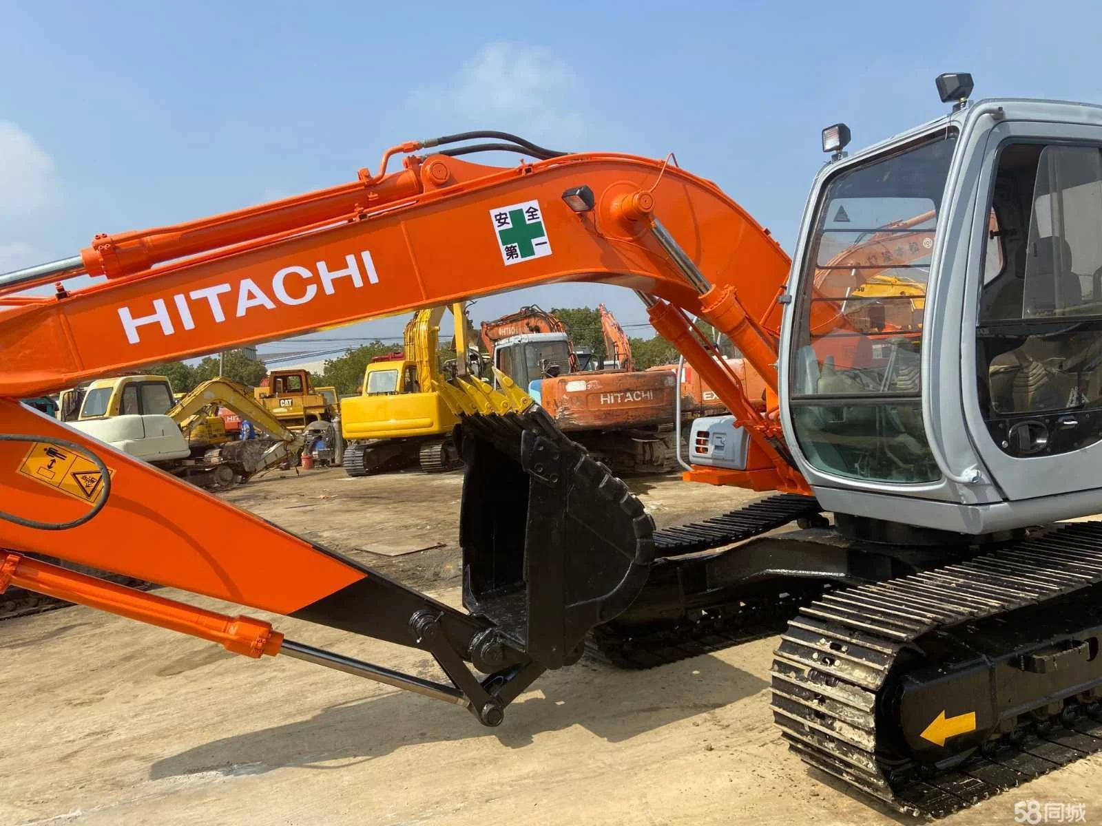 Used Hitachi Ex120 Excavators Good Condition 12 Ton Cheap Ex120-2 Ex120-3 Ex120-5 Japan Original for Sale