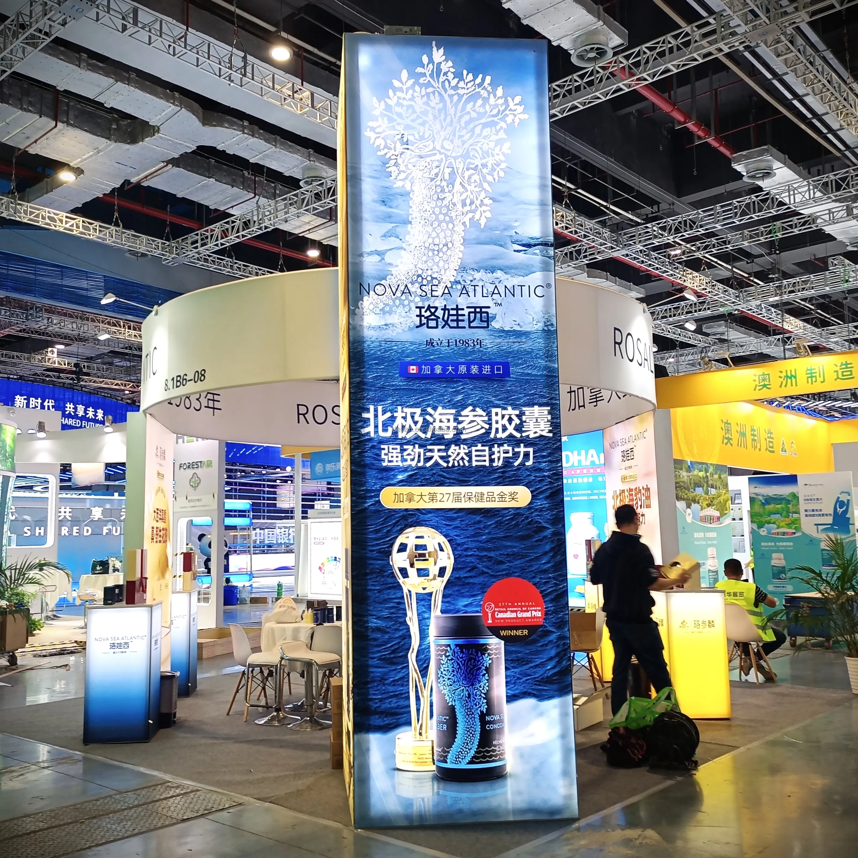 Hot Sale 20*20 ft Trade Show Booth Aluminum Exhibition Stand Tension Fabric Pop Up Backdrop Wall Tarde Booth shelves