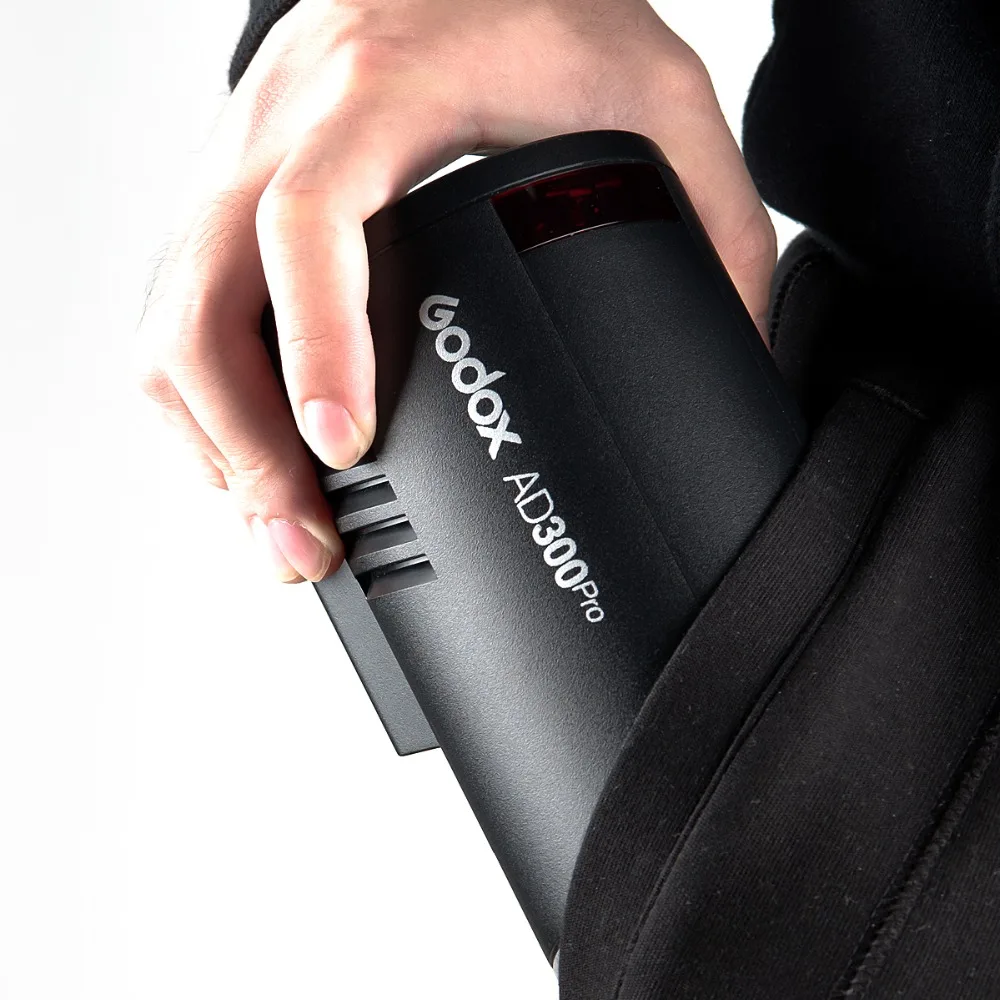 
Godox AD300Pro Outdoor Flash Light 300Ws TTL 2.4G 1/8000 HSS with Battery for Canon Nikon Sony Fuji Olympus Pentax 