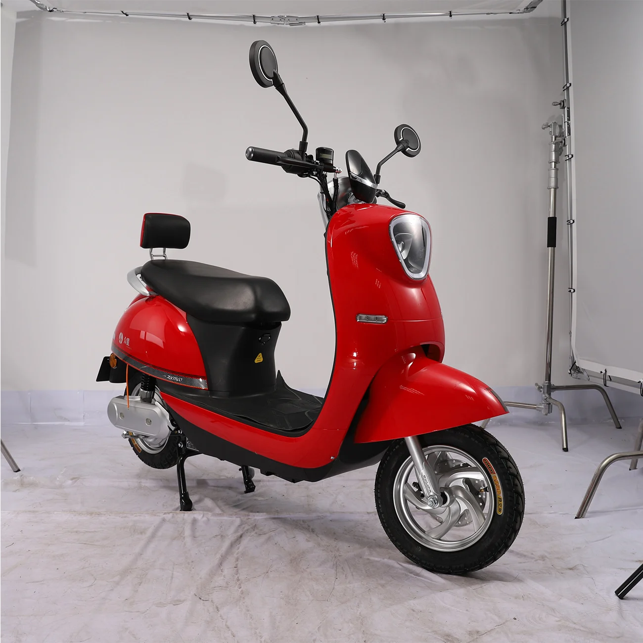 Lithium battery powered scooter 1750 watts electric motor scooter  Electric scooter with EEC certificate