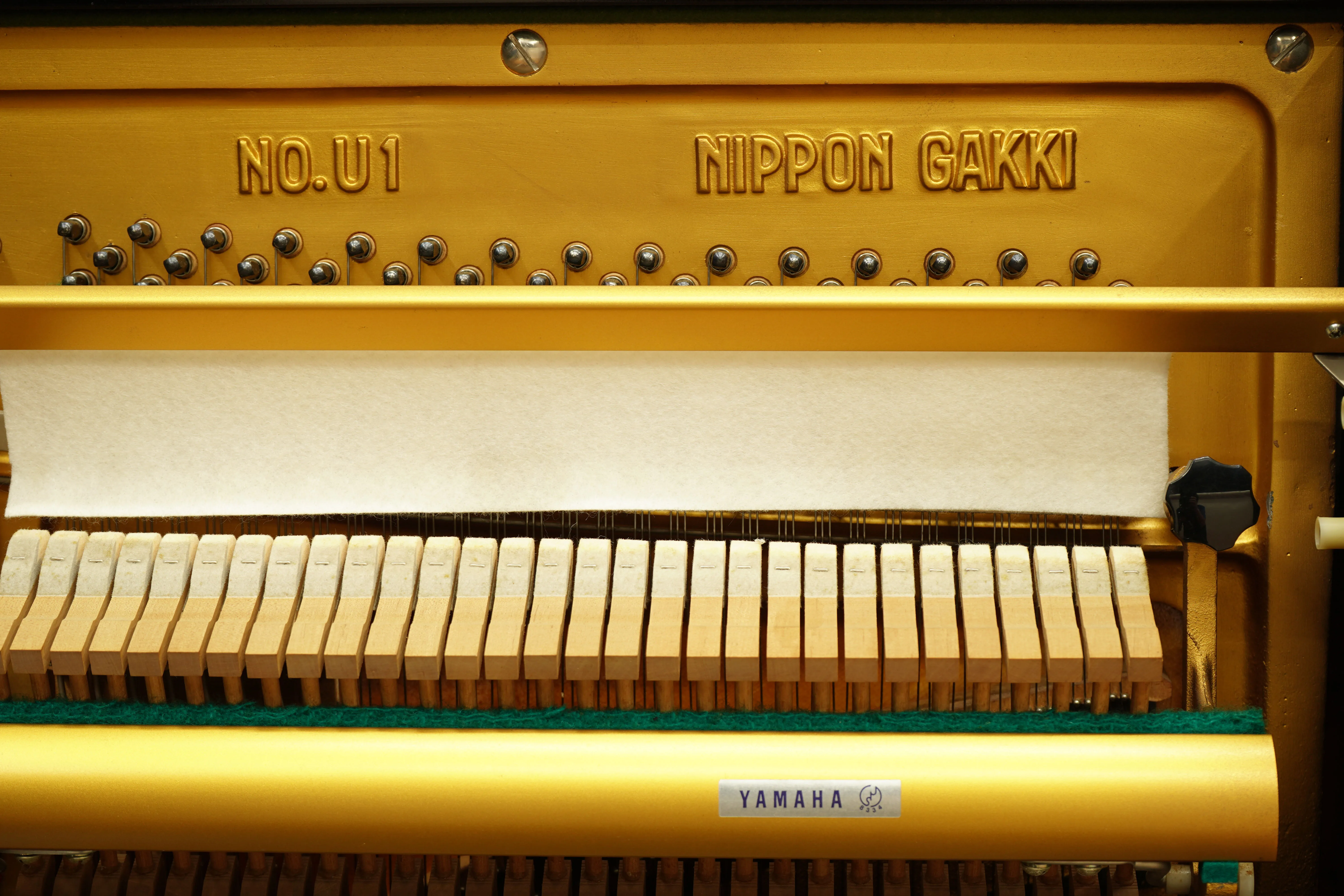 121cm Tall manufactured by Yamaha used upright piano supply for sale