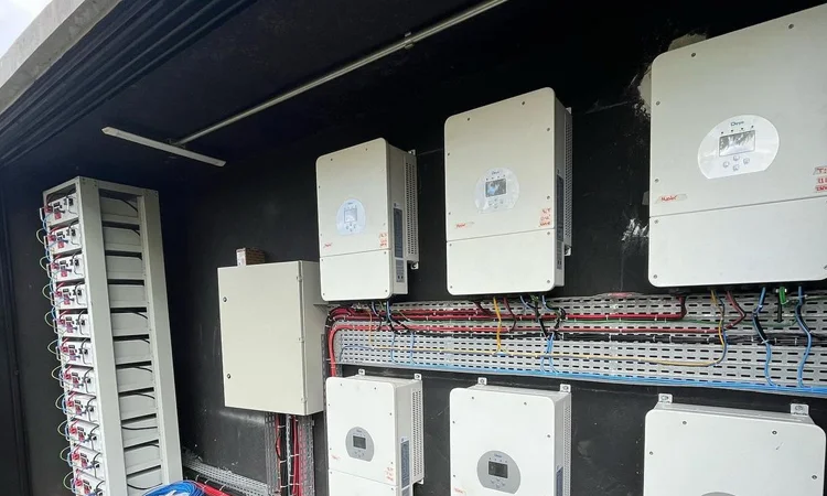Inverter Solar 30KW Hybrid Inverter HV 30KW 40KW 50KW Solar Inverter 3 Phase High Voltage Battery