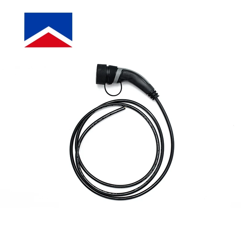 Type 2 32A/250V electrical plug with connector high quality smart charger  wall outlets charger AC charger european wall socket