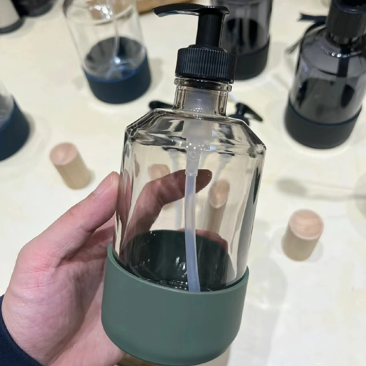 250ml 300ml empty glass shampoo hand liquid soap hair oil dispenser bottle wholesale body care products  with silicone brush