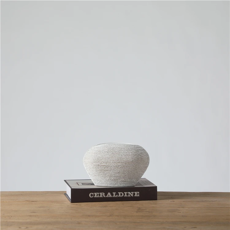 Best selling luxury embossed craft flower resin vase for home decoration