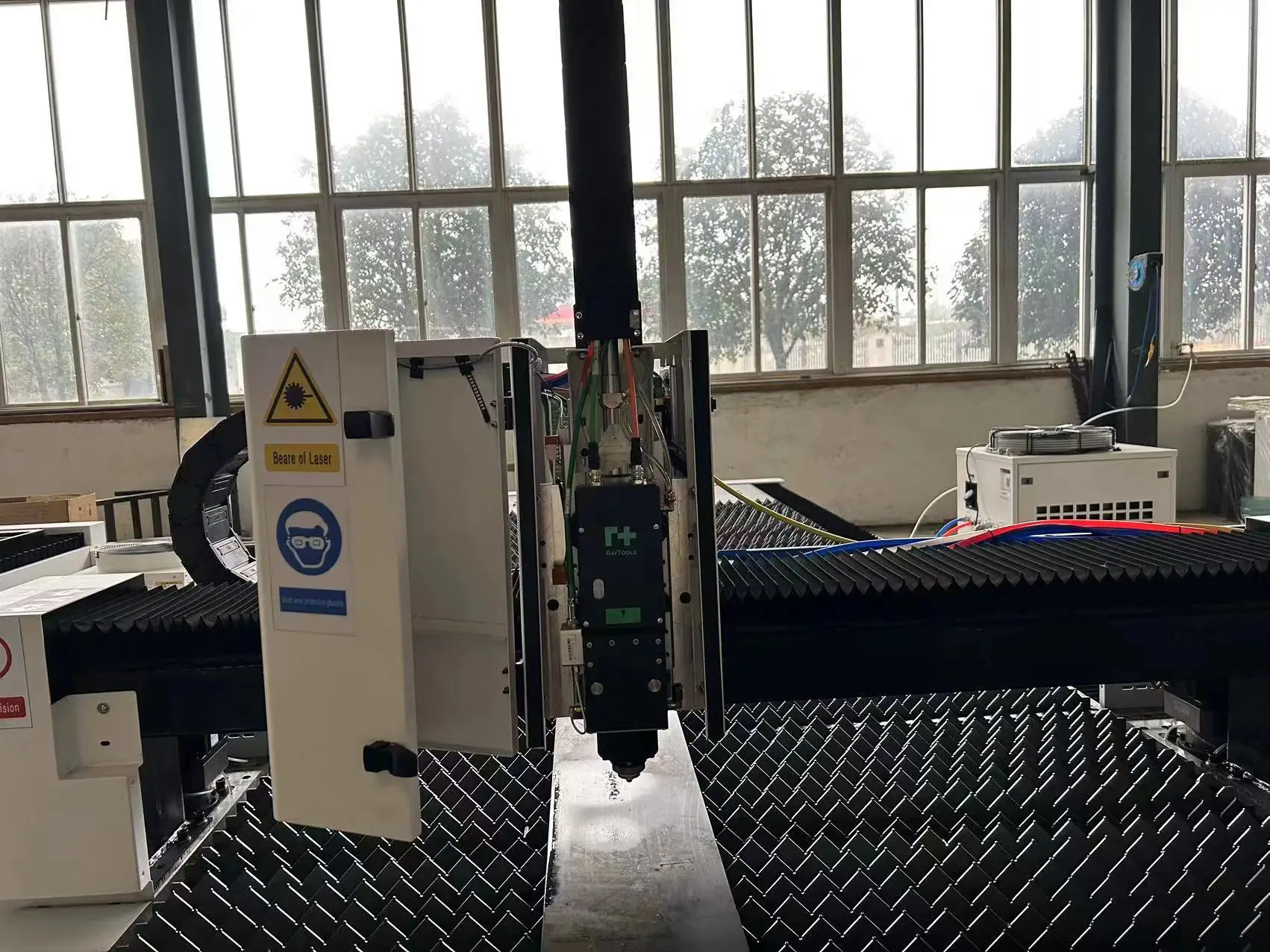 Hot sale metal laser cutting machine lazer cut industrial machinery equipment