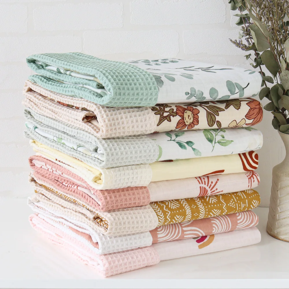 Custom 2 Layers Waffle Fabric Towel for Newborn Wrap Shower Gift with Printed Patterns Bamboo Cotton Baby Muslin Swaddle Blanket