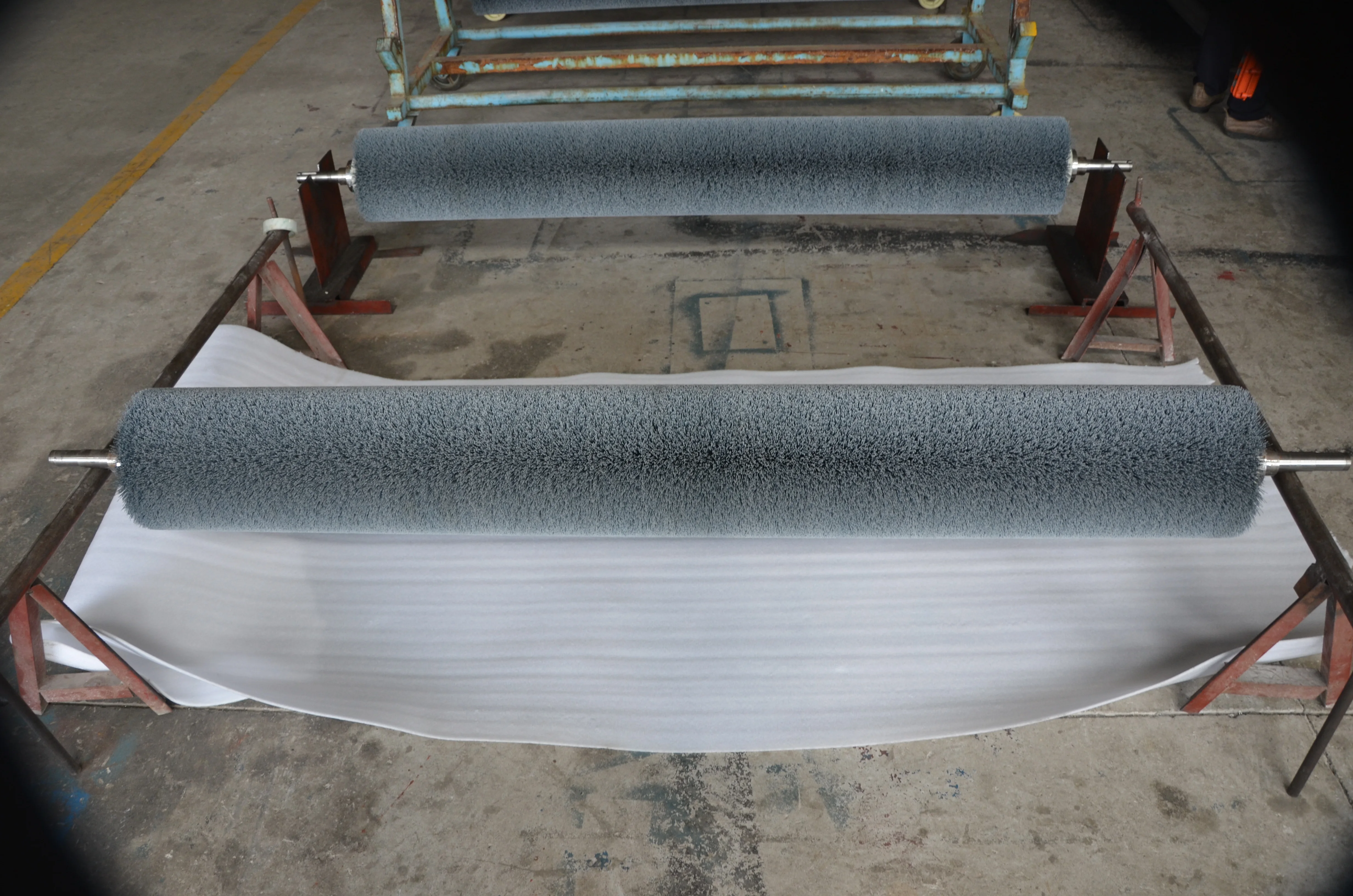 Brushing (sueding) roller with stainless steel/ carbon steel with all colour