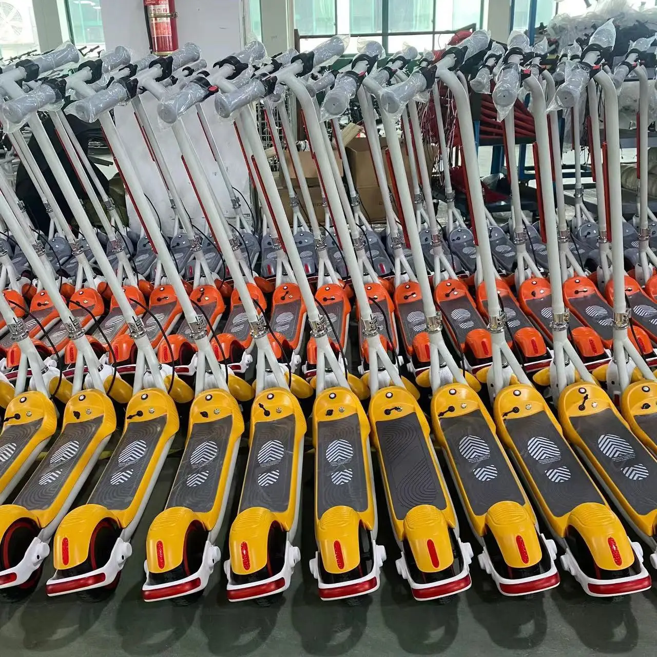 Child Electric Scooter E Scooter Made in China 6.5 Inch France 150w for Kids Steel Plastic Wheel Toys Abs Scooter Para Ninos