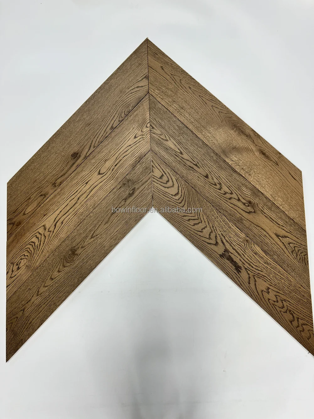153 mm wide oak fishbone flooring wire brushed oak chevron parquet floor