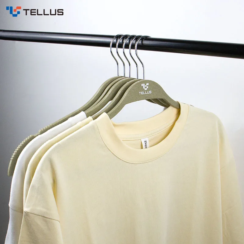 Best Reviewed Sustainable Hanger Green 100% Recycled Ocean Material Plastic Hanger with Notched Trouser Dress Pants Hanger Racks