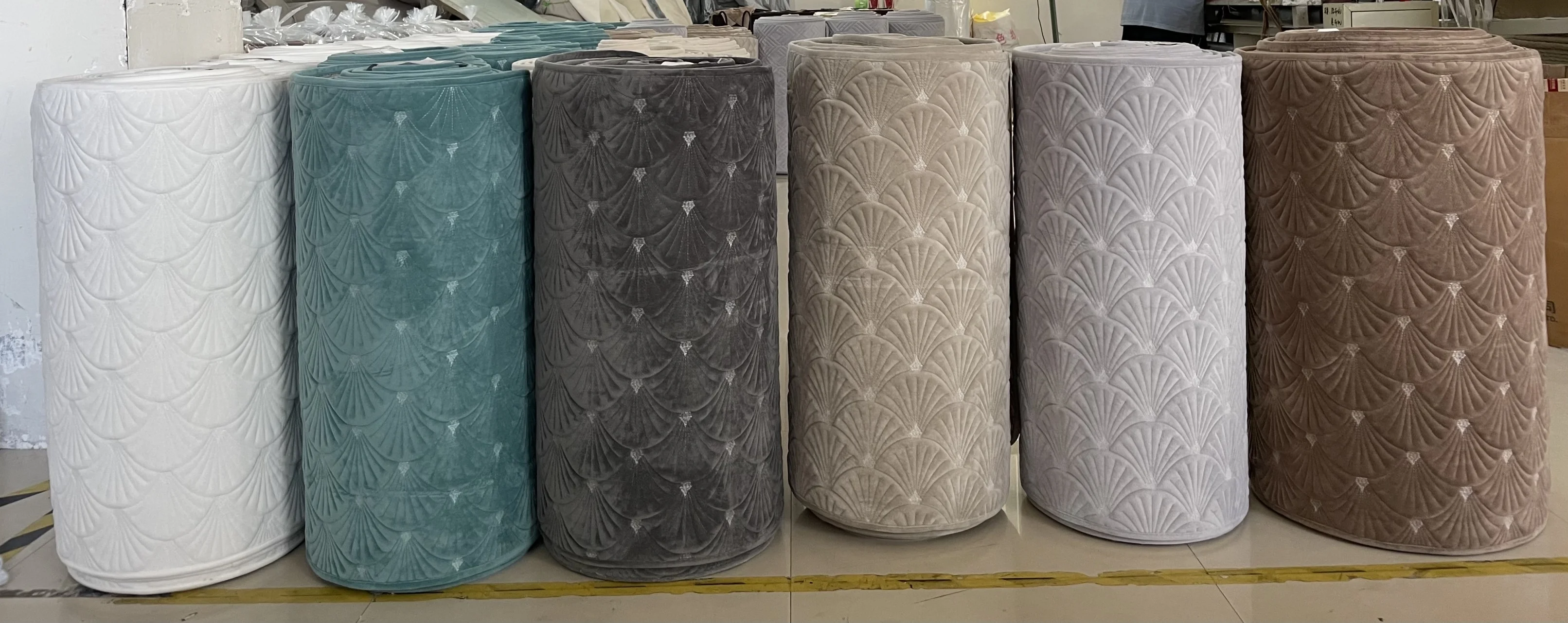 Wholesale European Market 70 cm Rolled Sofa Covers Quilted With Flannel Velvet Holland Chenile Fleece Faux Rabbit Fur Fabrics