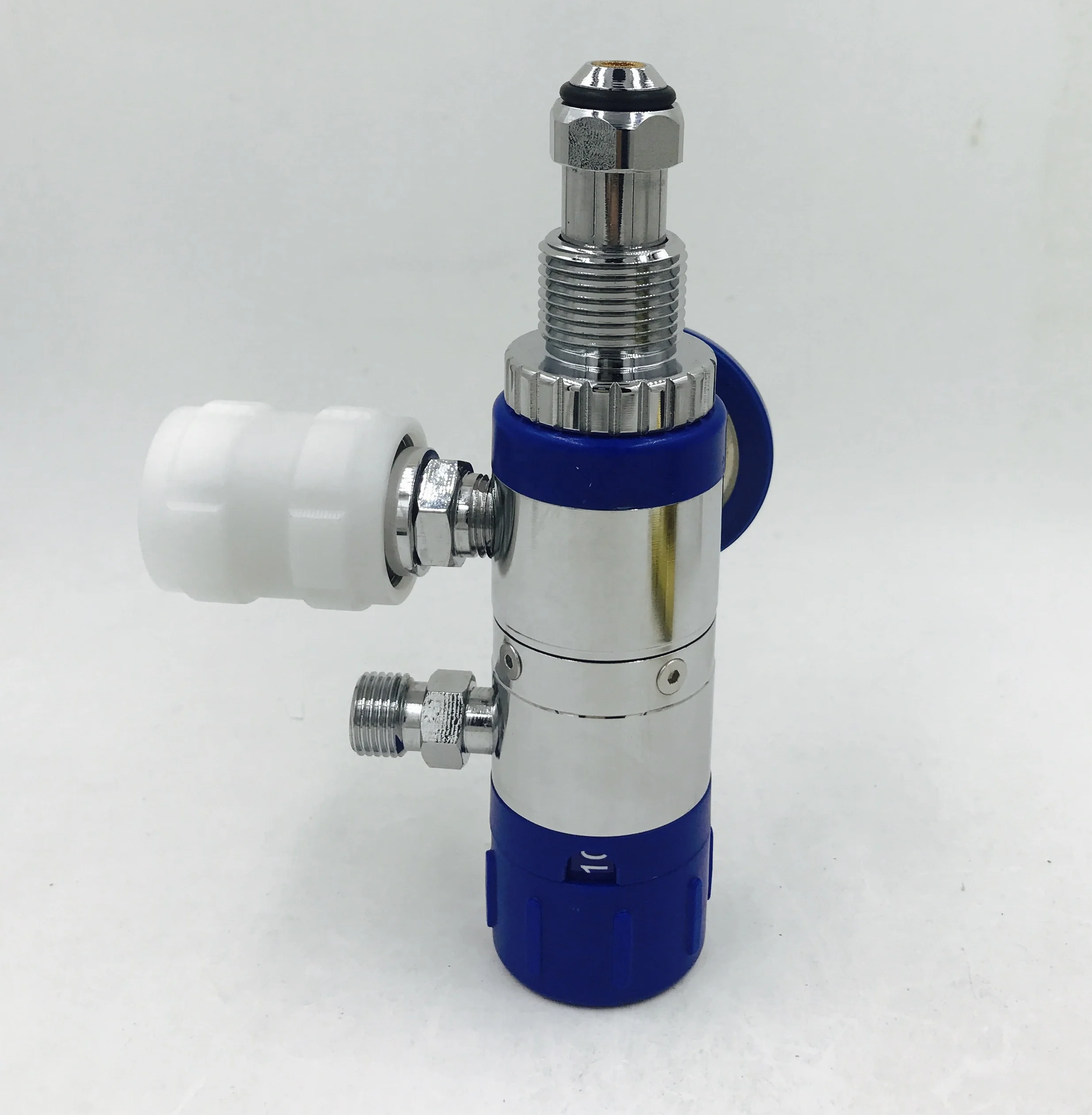 Good price bullnose medical gas pressure regulator GCE type medical oxygen regulator for cylinder