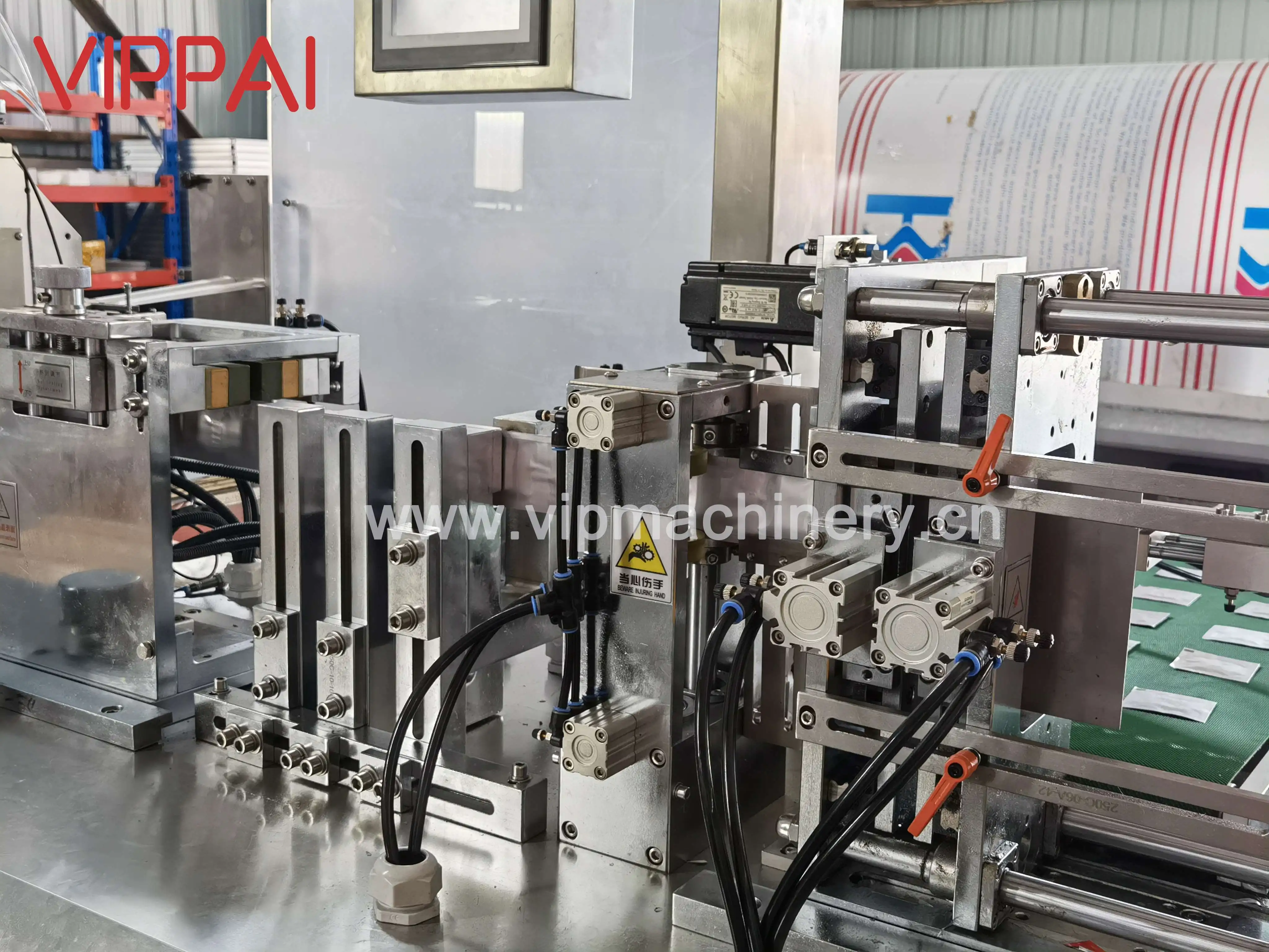 VIPPAI High Productivity Four Side Sealing Single Wet Dry Wipes Tissue Making Packing Machine Small