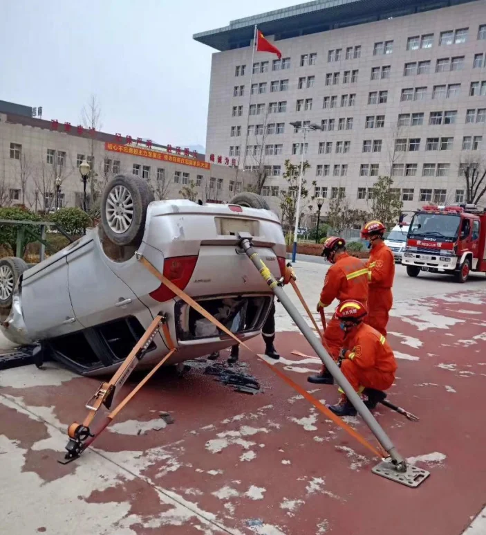 Vehicle extrication tools car shoring and stabilization kit for rescue