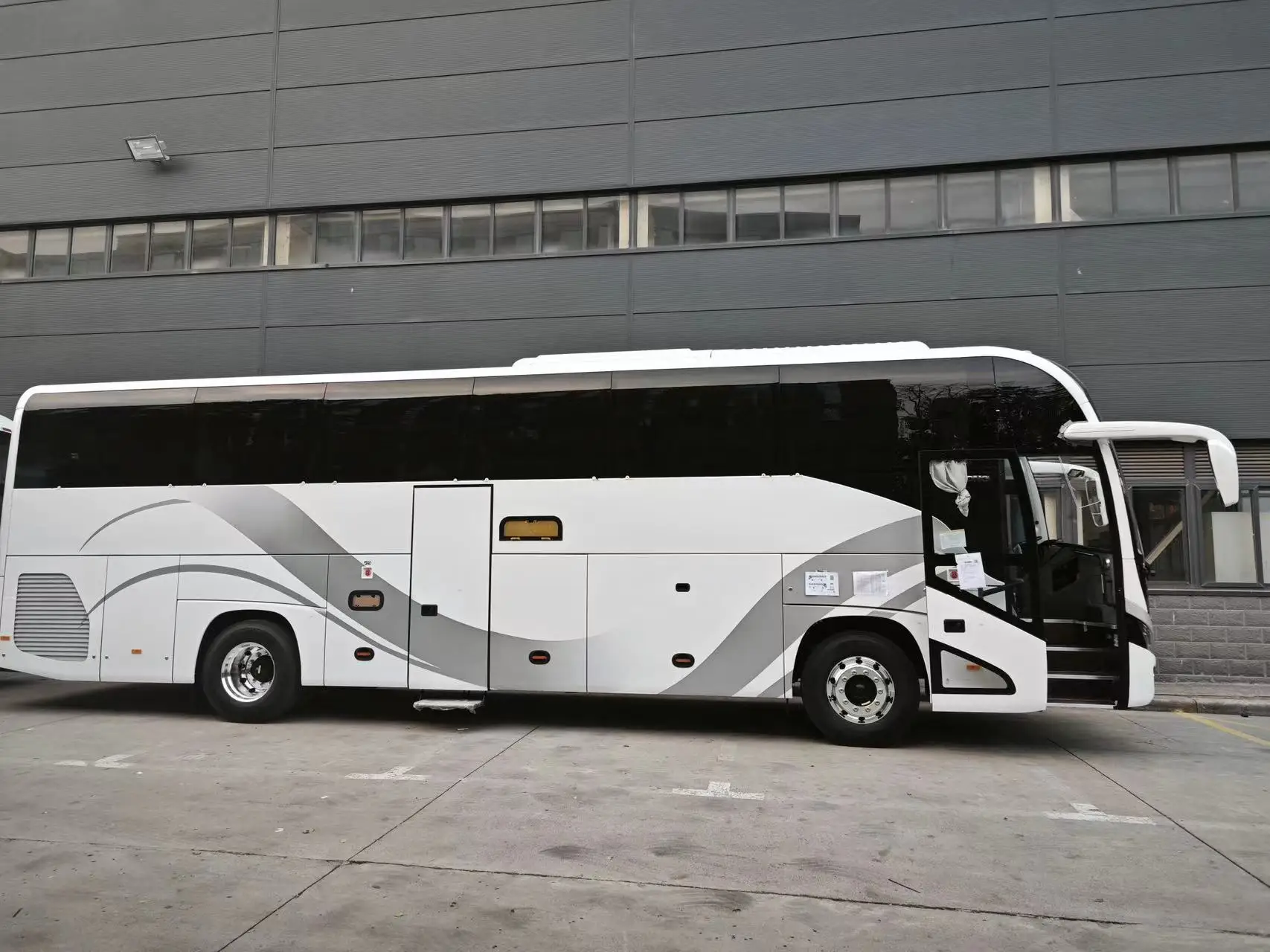 2024 автобуса Yutong ZK6138H дизельный 51-местный городской автобус 120 км/ч с левым рулем новые коммерческие автобусы yutong для продажи в Китае