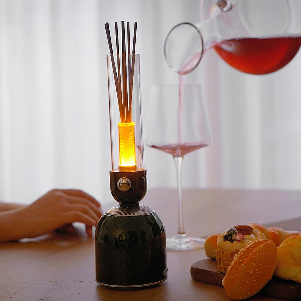 Vintage Feel Lamp: Aromatherapy Diffuser with Wireless Connectivity