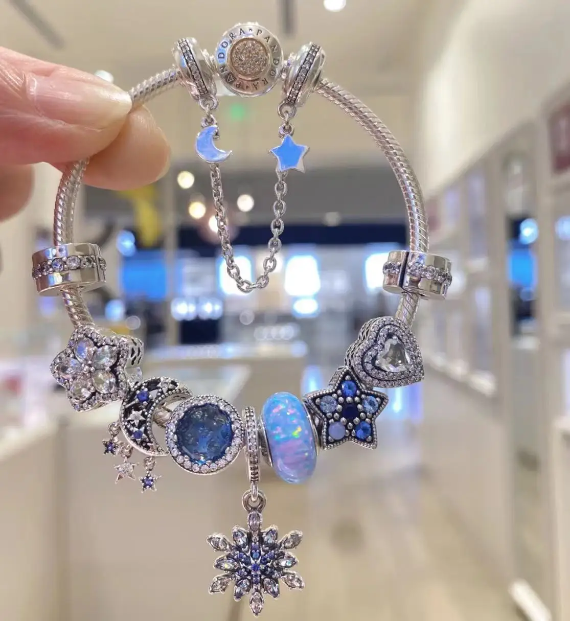 Женский браслет из серебра 925 пробы