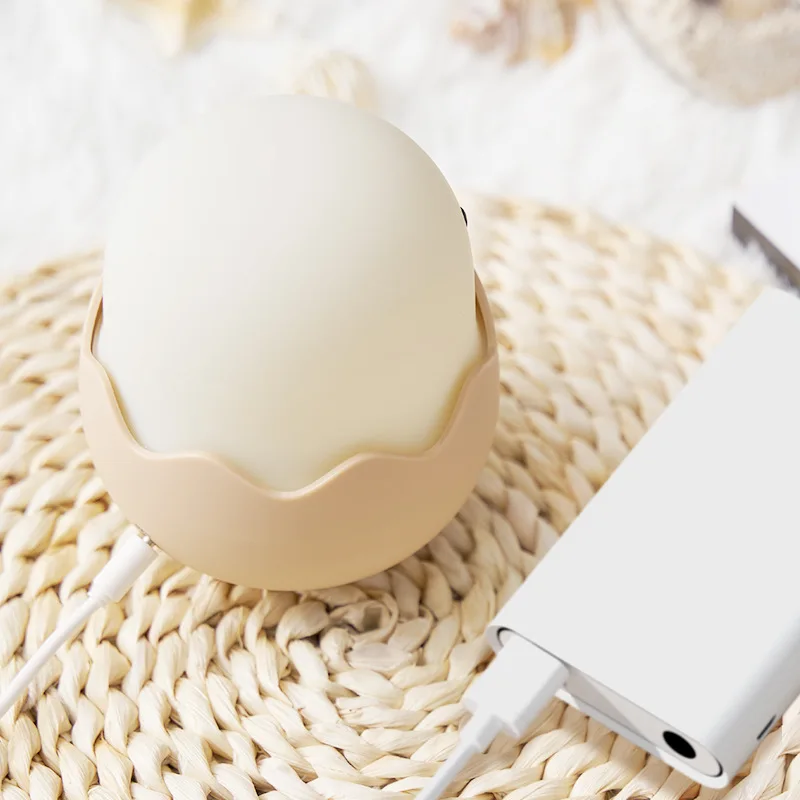 Hot selling Eggshell Chicken night light for Kids Eggy silicone friendship cute chicken emotional lamp Touch Bedside Night Lamp