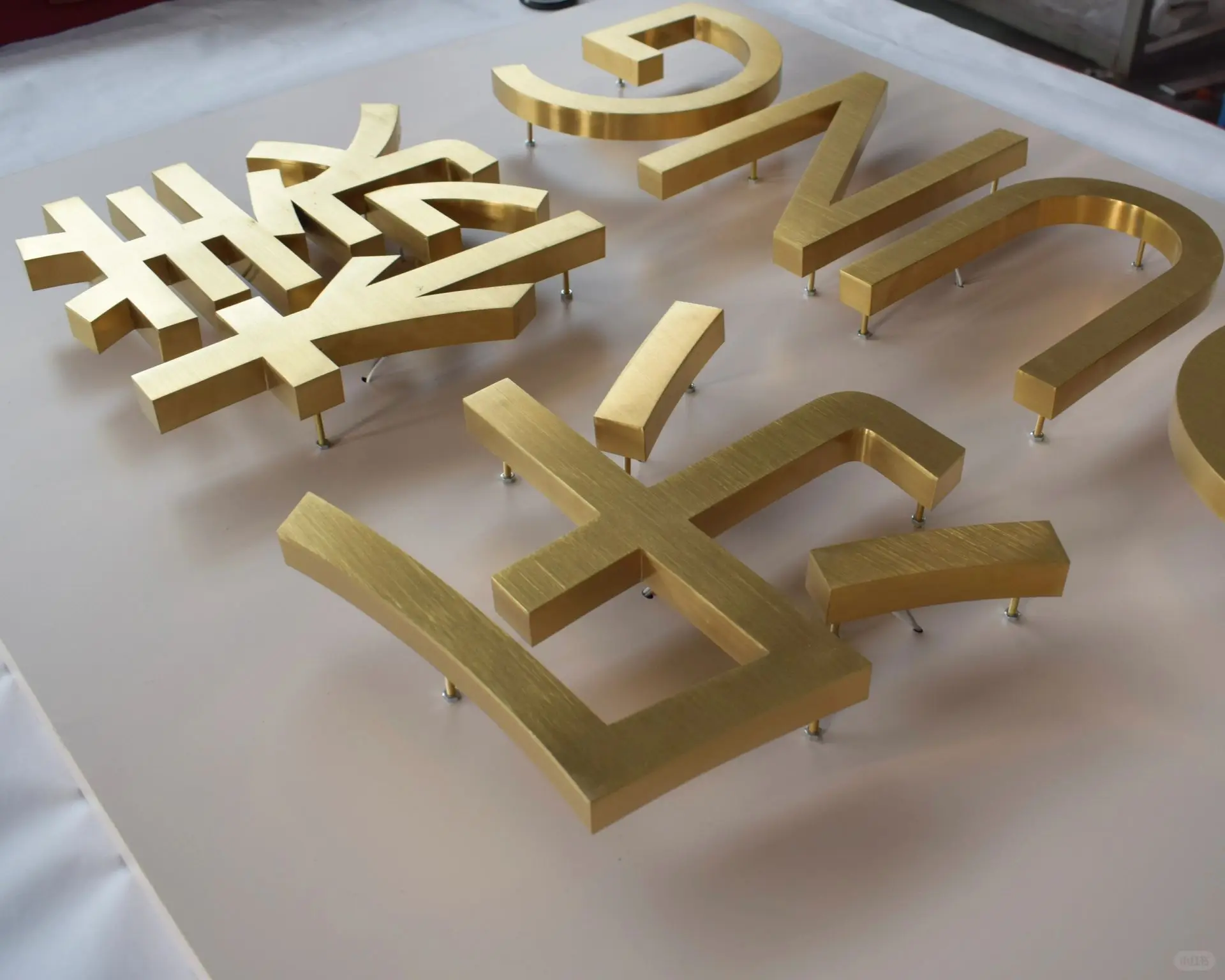 Наружный 3D светодиодный рекламный щит с цифровыми вывесками и дисплеем для рекламы из нержавеющей стали подсветкой светящиеся буквы
