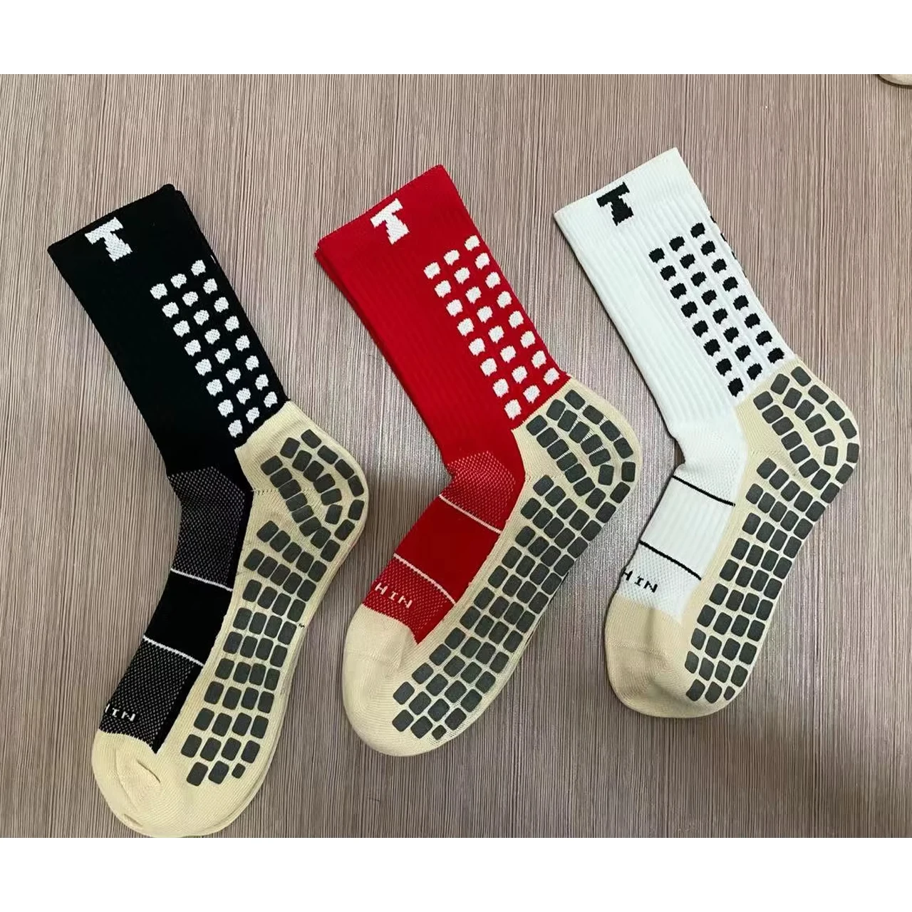 wholesale  FootBall Soccer Socks with flocking  Non Skid Slip Cushioned Sports Football Grip Socks low MOQ