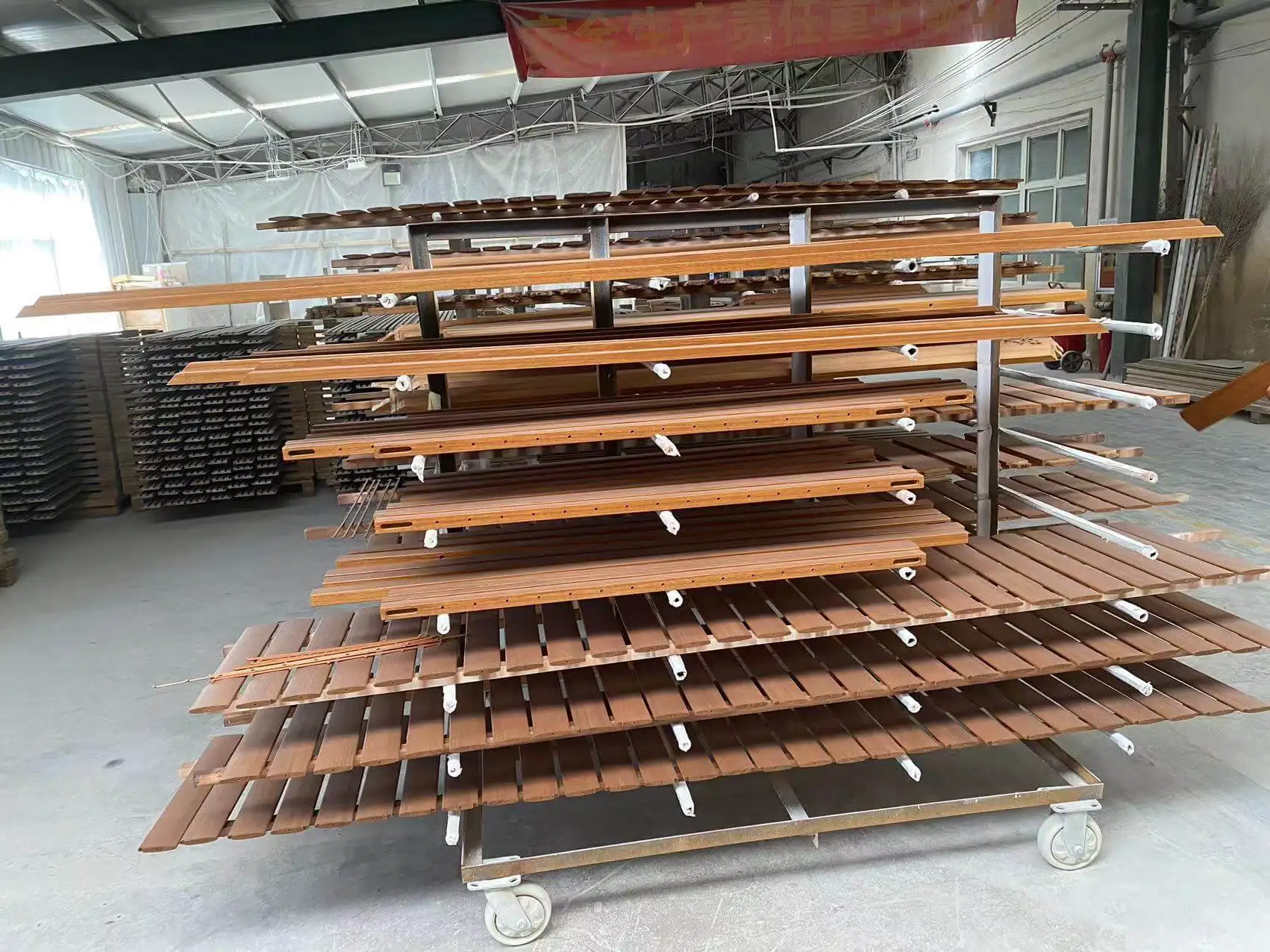 Premium Classic Horizontal Basswood Steel Louvre Shutter Modern Exterior Wood Window Shutters Made Glass Wood Wooden Shutter
