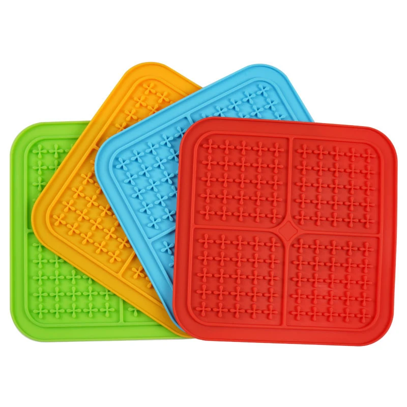 Wholesale Durable Dog Slow Feeder Silicone Dog Lick Pad Bowls Pet Suction Cup Licking Mat